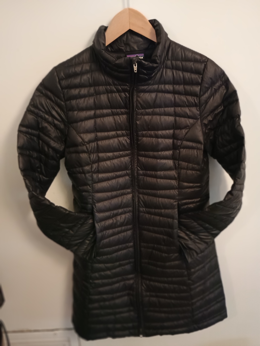 Patagonia Black Quilted Long Puffer Jacket - Lightweight Cold-Weather Coat M
